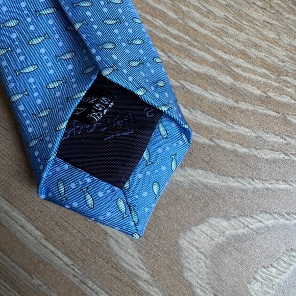 Salvatore Ferragamo Genuine Blue Fish Fishing Luxury Mens 100% Silk Tie Necktie - Picture 5 of 15